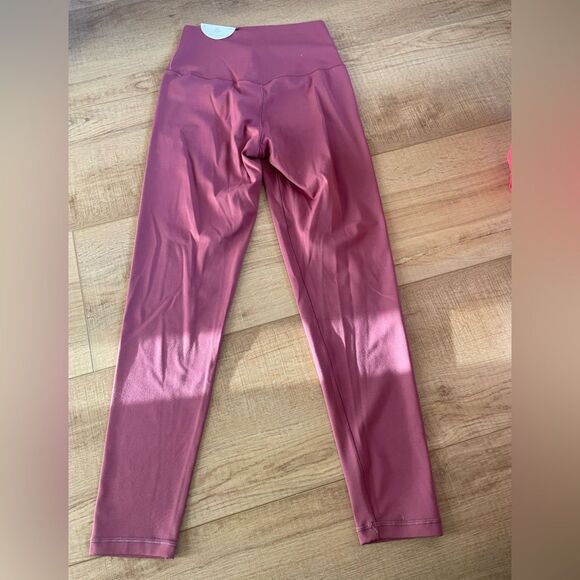 NWT Offline by Aerie real me lace up 7/8 leggings size M red Dusty rose/pink - Picture 3 of 10